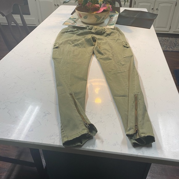 Green size 10 pants - Picture 8 of 8